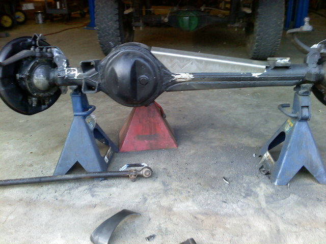 axle with gusset